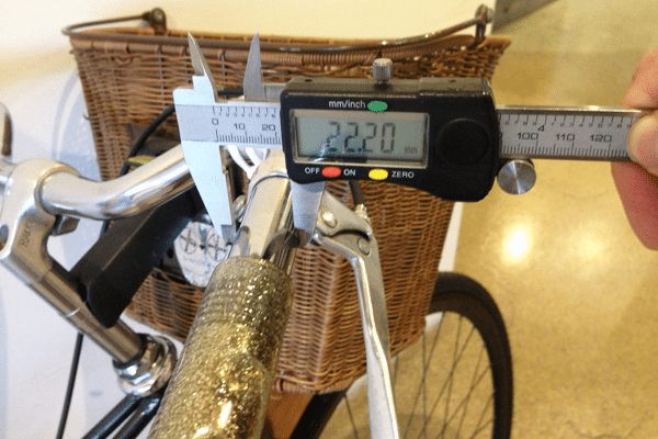 Use a caliper to measure mountain bike grip diameter