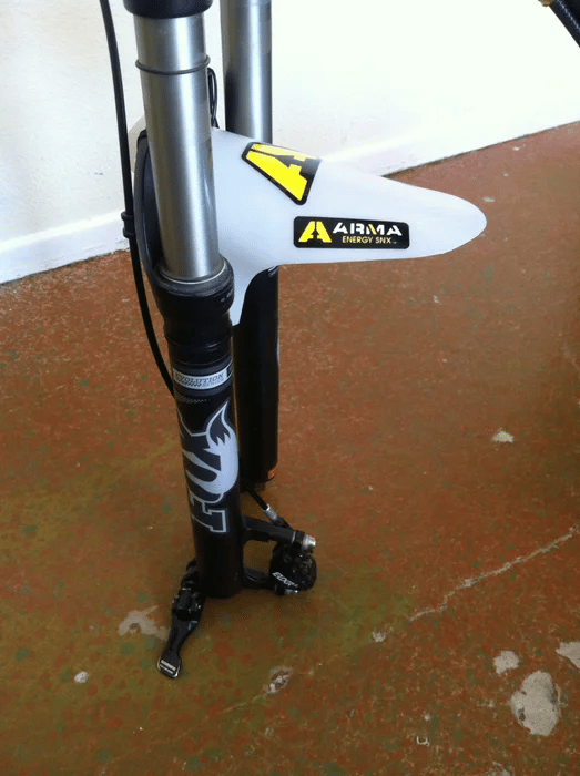 A DIY mountain bike mudguard like this is really easy to make and looks just as good as one that has been manufactured.