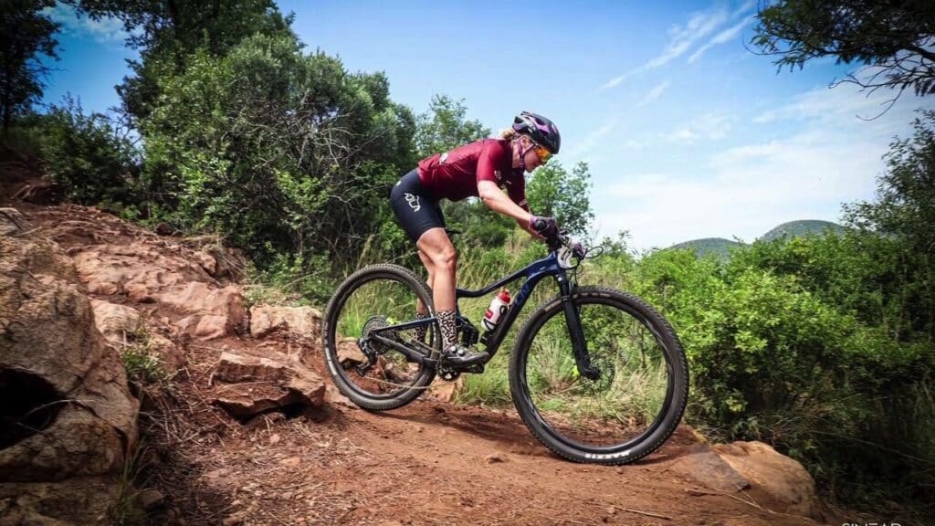 Calculate the required reach on your mountain bike so that when you ride on extreme terrain you can maintain full control of your bike.
