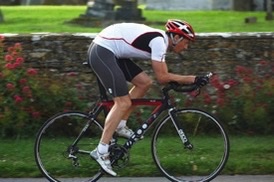 An aerodynamic posture will require a narrower saddle.